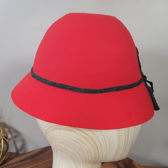 Vintage Red Wool German Girls Hat Cloche Size 51 CM - Picture 4 of 16